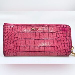 Miu Miu Fuchsia Pink Croc-Embossed Leather Large Zip Wallet with Gold Hardware